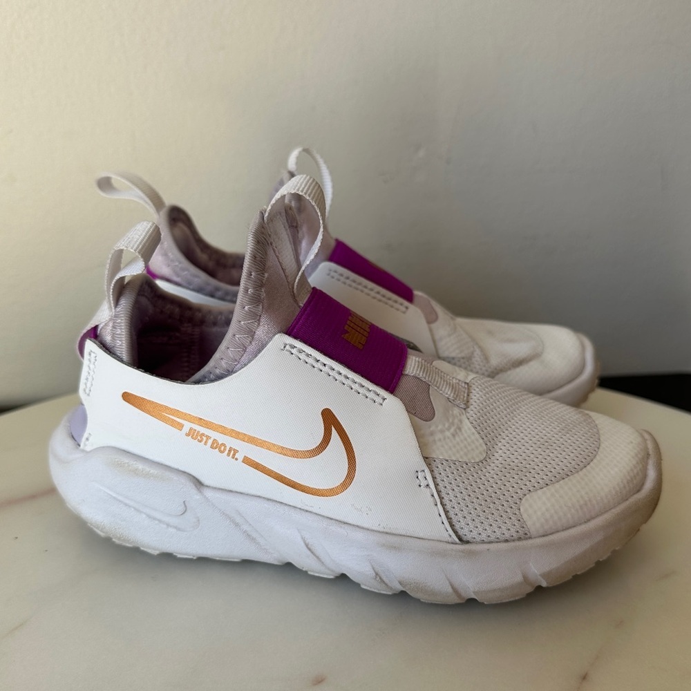 Nike Toddler girls Flex Runner 2 Slip on Sneakers no laces 11c - Picture 2 of 9